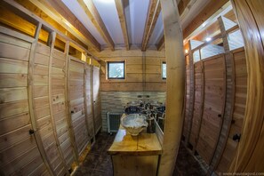 Shared Dormitory, Mixed Dorm | Bathroom | Shower, free toiletries, towels