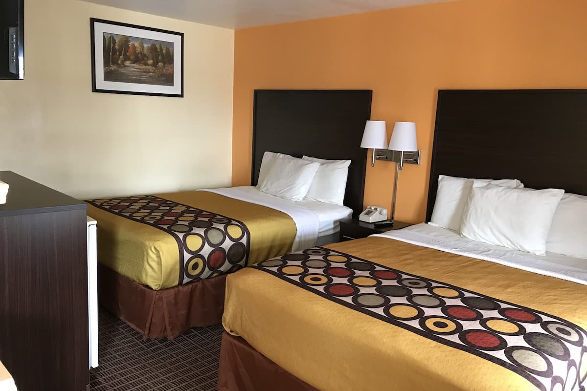Room, 2 Katil Ratu (Queen), Non Smoking | Seterika/papan seterika, katil lipat simpan/tambahan, Wi-fi percuma