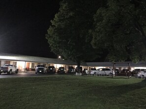 Front of property - evening/night - Old Kentucky Home Motel (Bardstown)
