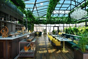 Komplet morgenmad hver dag (135 QAR pr. person)