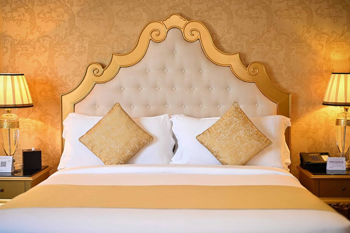 Ropa de cama hipoalergénica y minibar 