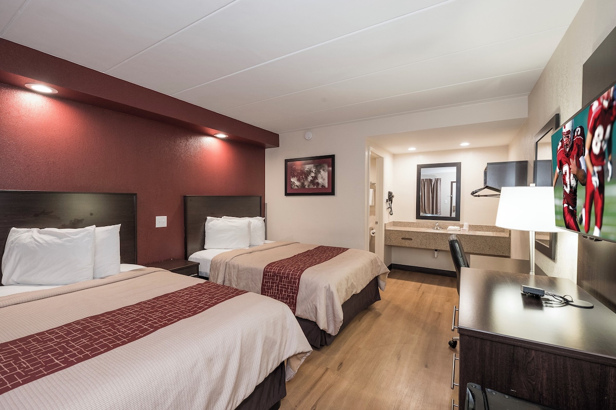 Standard Room, 2 Double Beds, Non Smoking | Desk, WiFi (free), alarm clocks, bed sheets