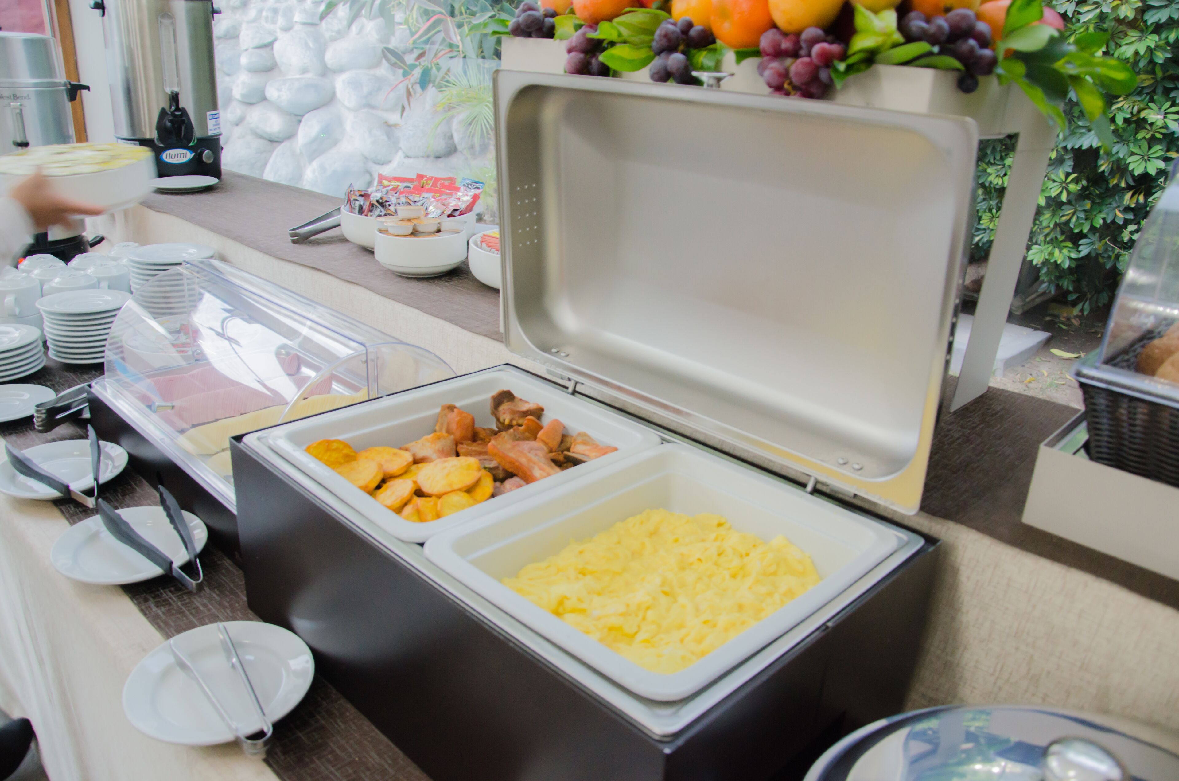 free daily continental breakfast