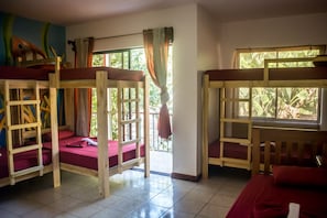 One Bed in Shared Dormitory with Shared Bathroom (7) | Chambres insonorisées, Wi-Fi gratuit