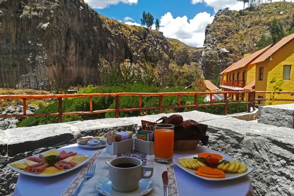 Free daily full breakfast