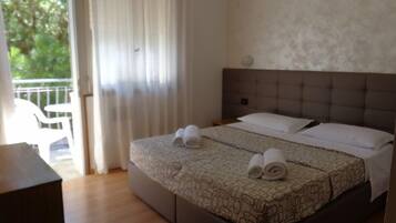 Double or Twin Room | Desk, free WiFi