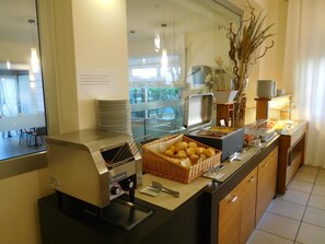 Lunch and dinner served, local cuisine