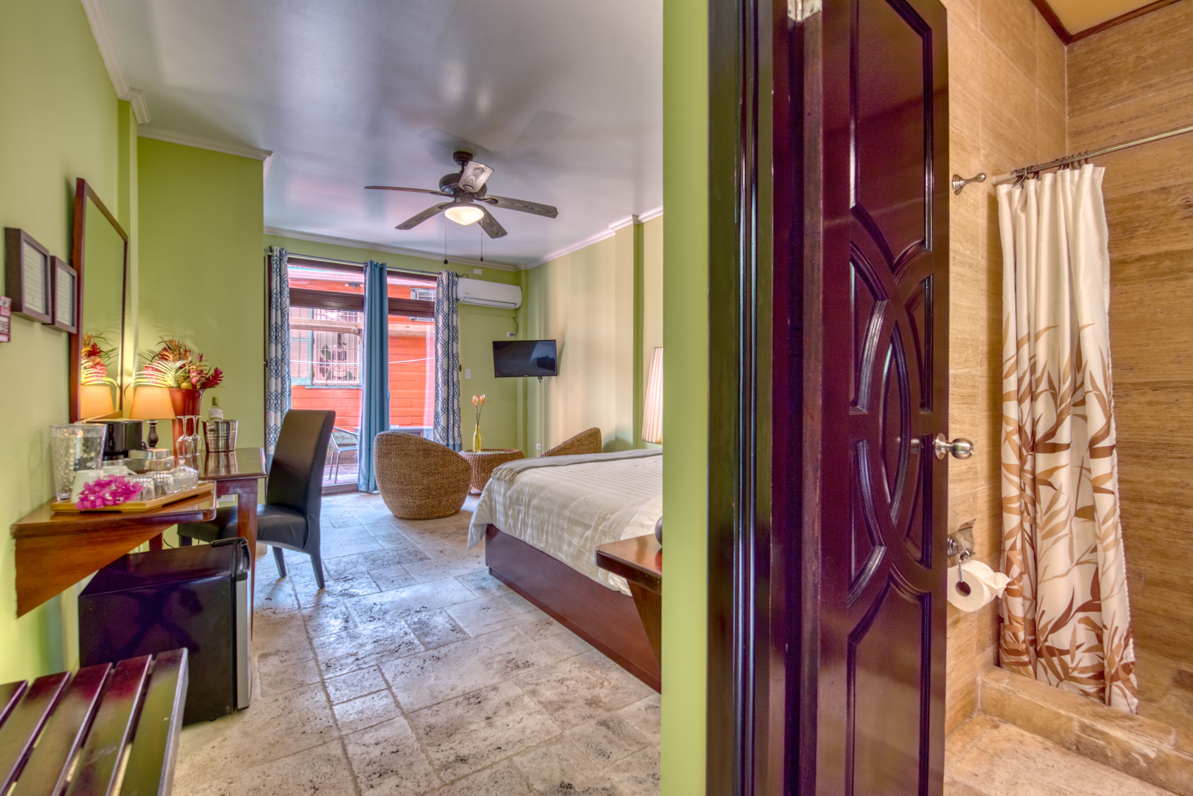 standard room | egyptian cotton sheets, premium bedding, down duvets, pillow-top beds