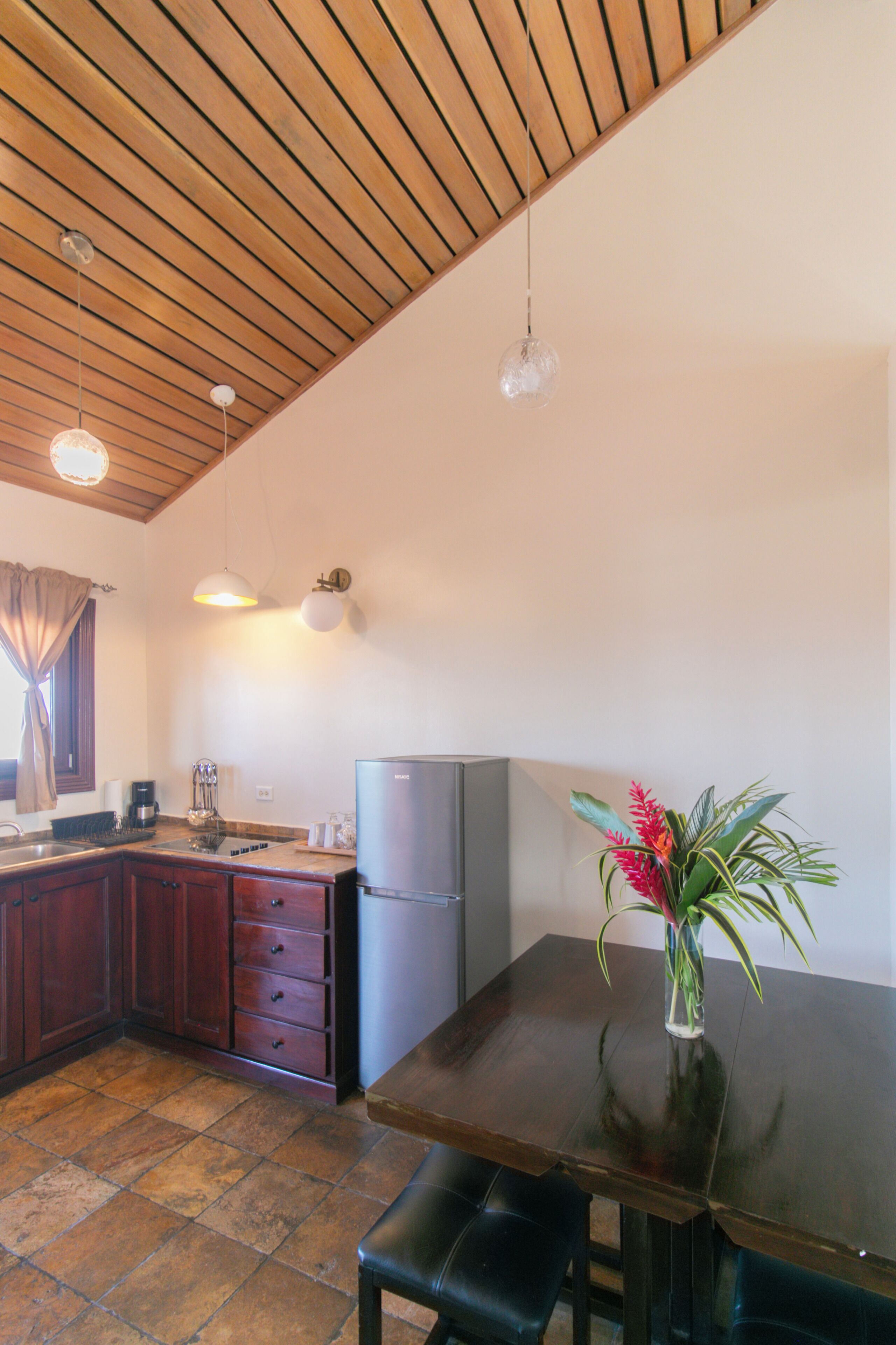 luxury suite, 1 king bed, sea view | private kitchen | coffee/tea maker, freezer