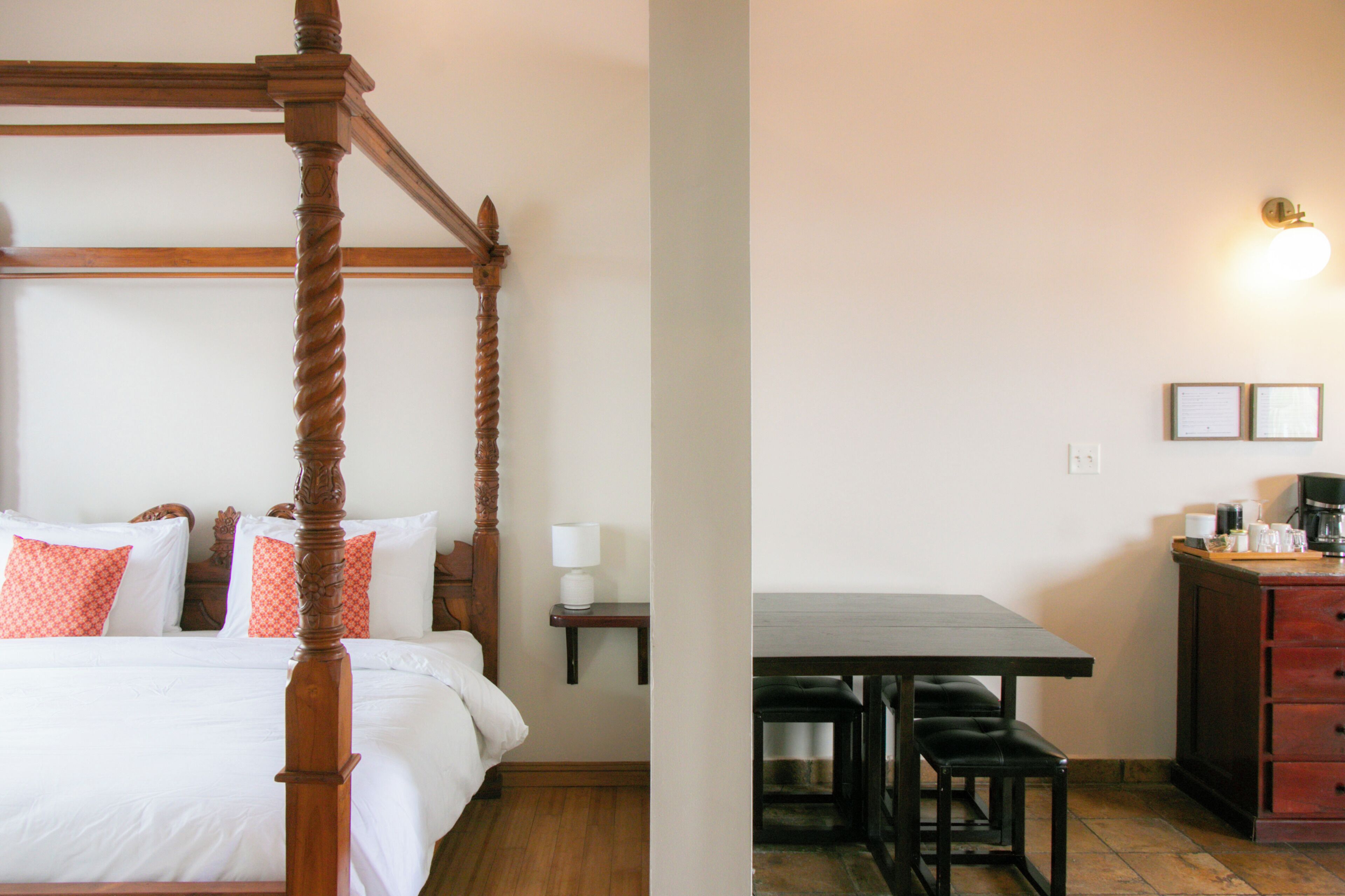 Suite de lujo, 1 cama King size, vista al mar | Sábanas de algodón egipcio, ropa de cama de alta calidad y edredón 