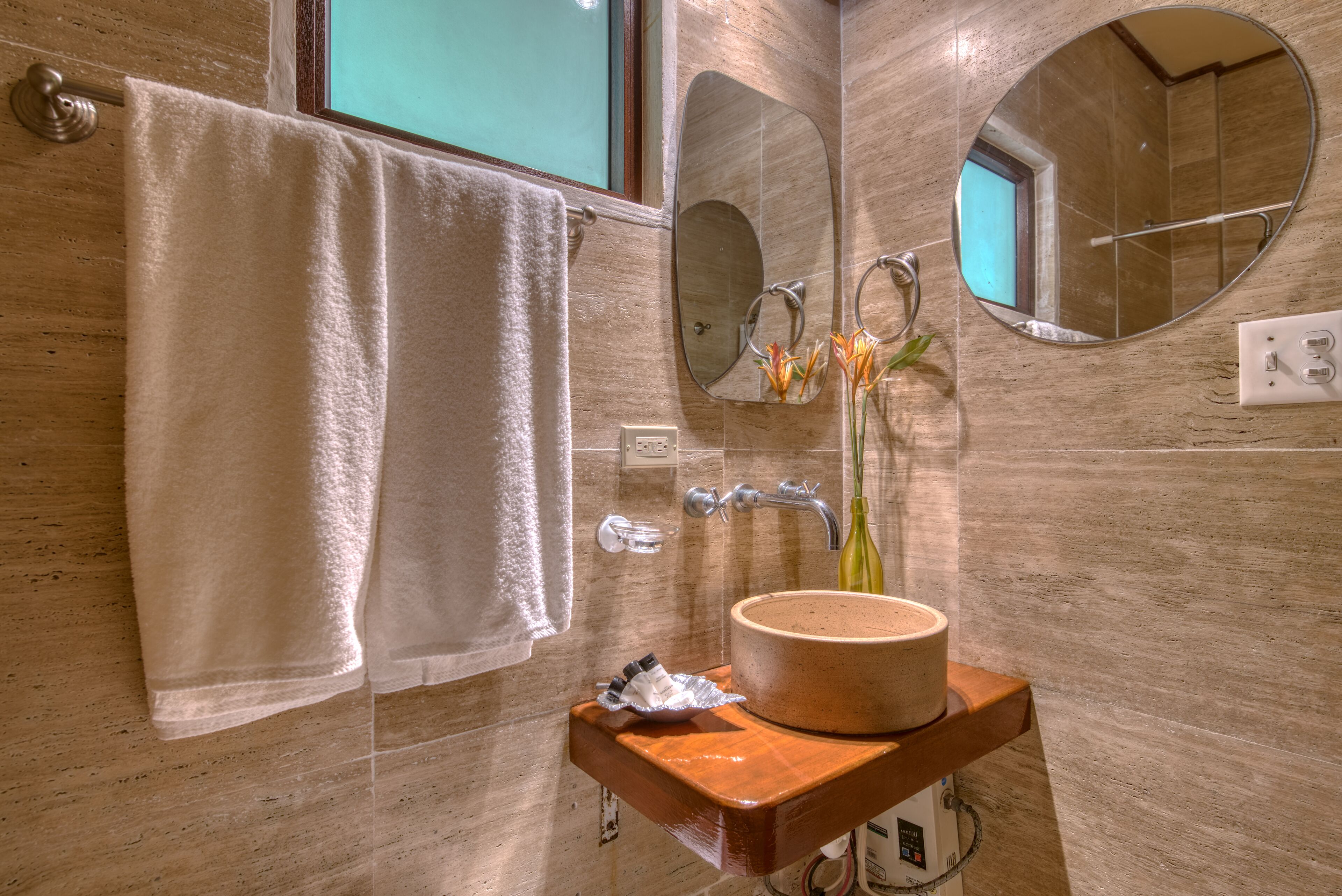 standard room | bathroom | rainfall showerhead, free toiletries, hair dryer, towels
