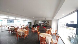 Free daily continental breakfast - Hotel Libertad (Trujillo)