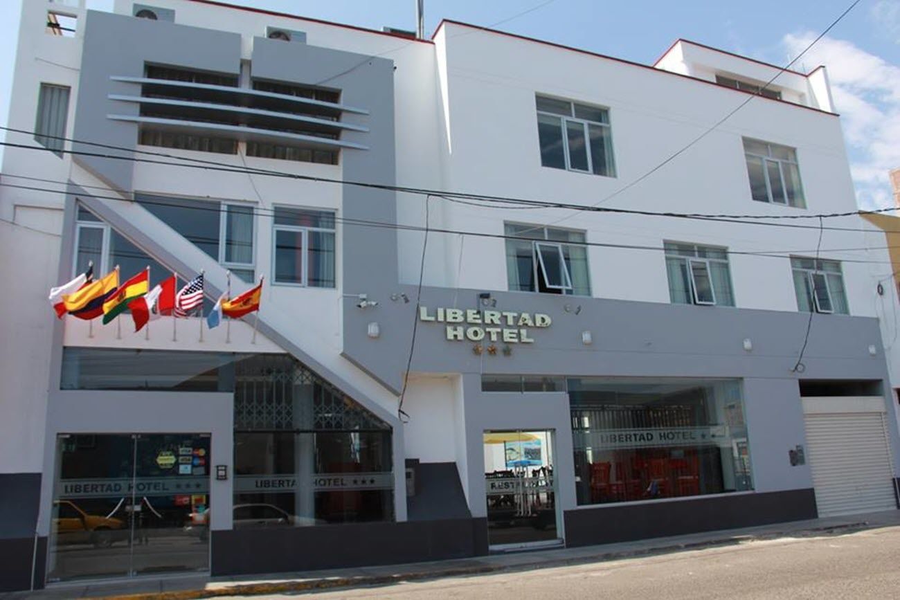 Vista frontal de la propiedad