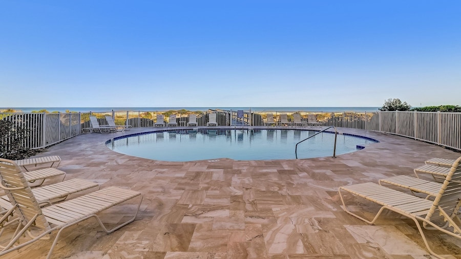 Ocean Place Condo with Direct Access to the Beach by RedAwning