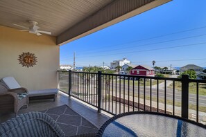 Condo, 3 Bedrooms | Property grounds