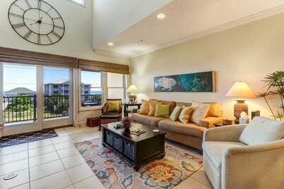 Pet Friendly Condo with Private Parking and Elevator by RedAwning