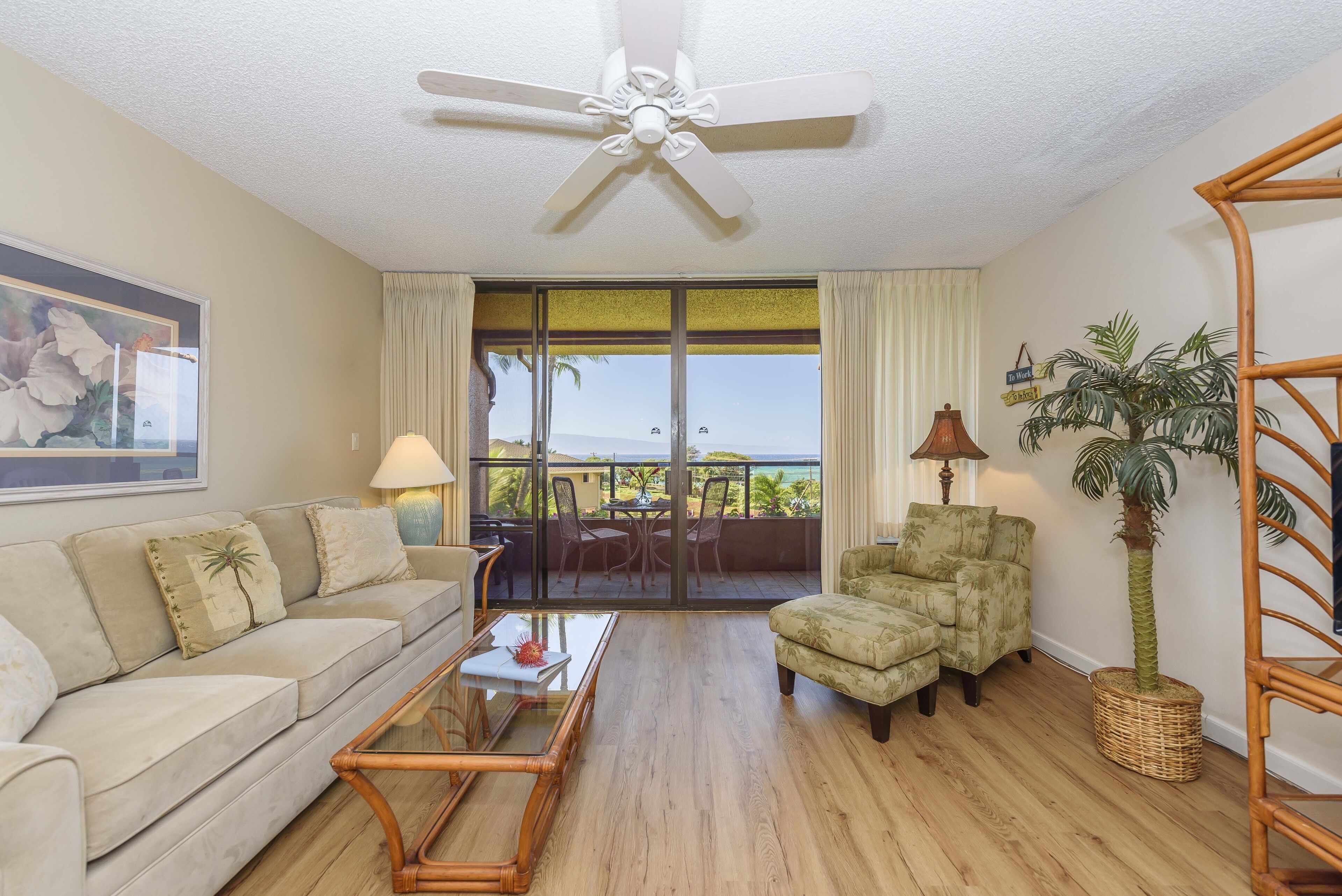 Condo, 1 habitación | Sala de estar | Televisión y reproductor de DVD 