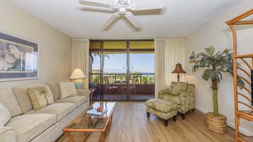 Condo, 1 habitación | Sala de estar | Televisión y reproductor de DVD