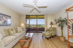 コンドミニアム 1 ベッドルーム | リビングルーム | テレビ、DVD プレーヤー