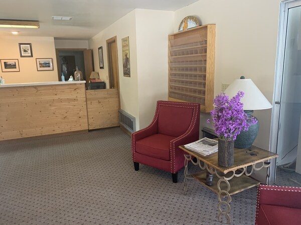 Golden Eagle Inn - Jackson, WY