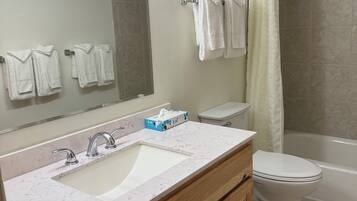 House, 2 Bedrooms | Bathroom