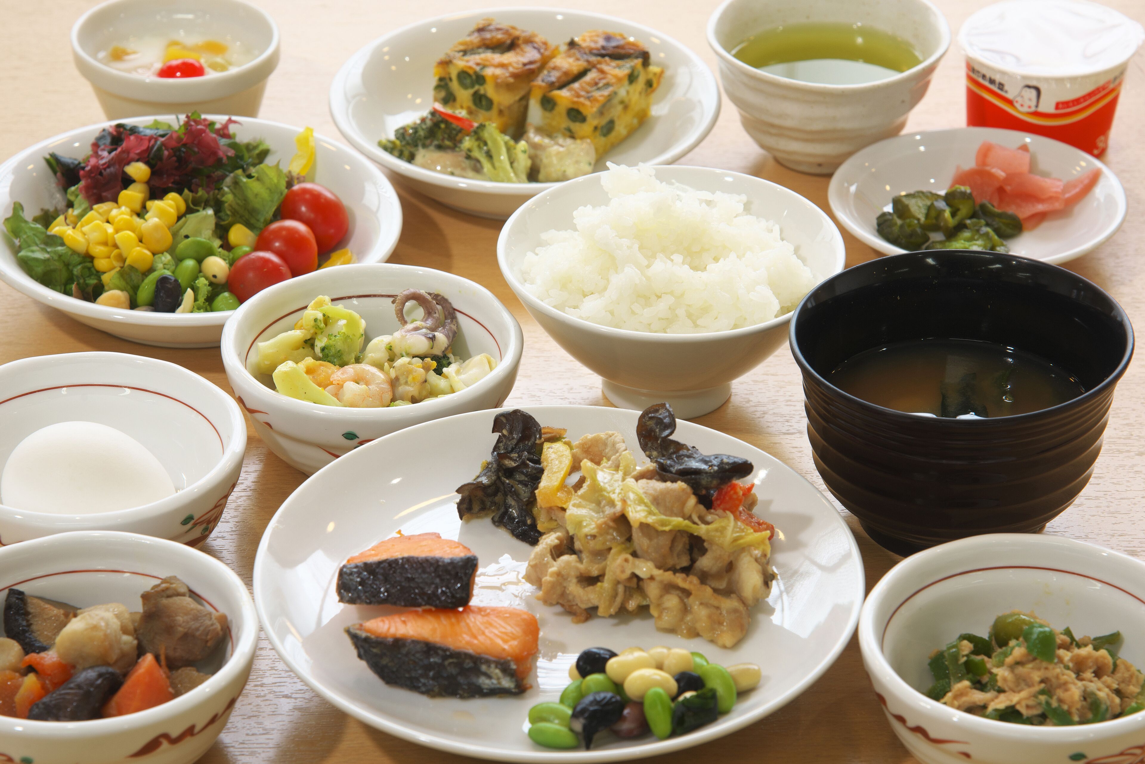 Daily buffet breakfast (JPY 1000 per person)