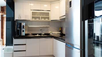 Premium Private Pool Villa (Queenbed 4+Bedroom 3)+Private pool | Private kitchen | Fridge, microwave, stovetop, espresso maker