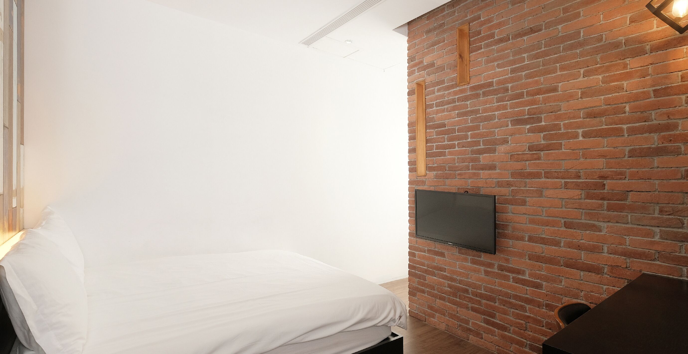 standard double room | premium bedding, pillow-top beds, desk, blackout curtains