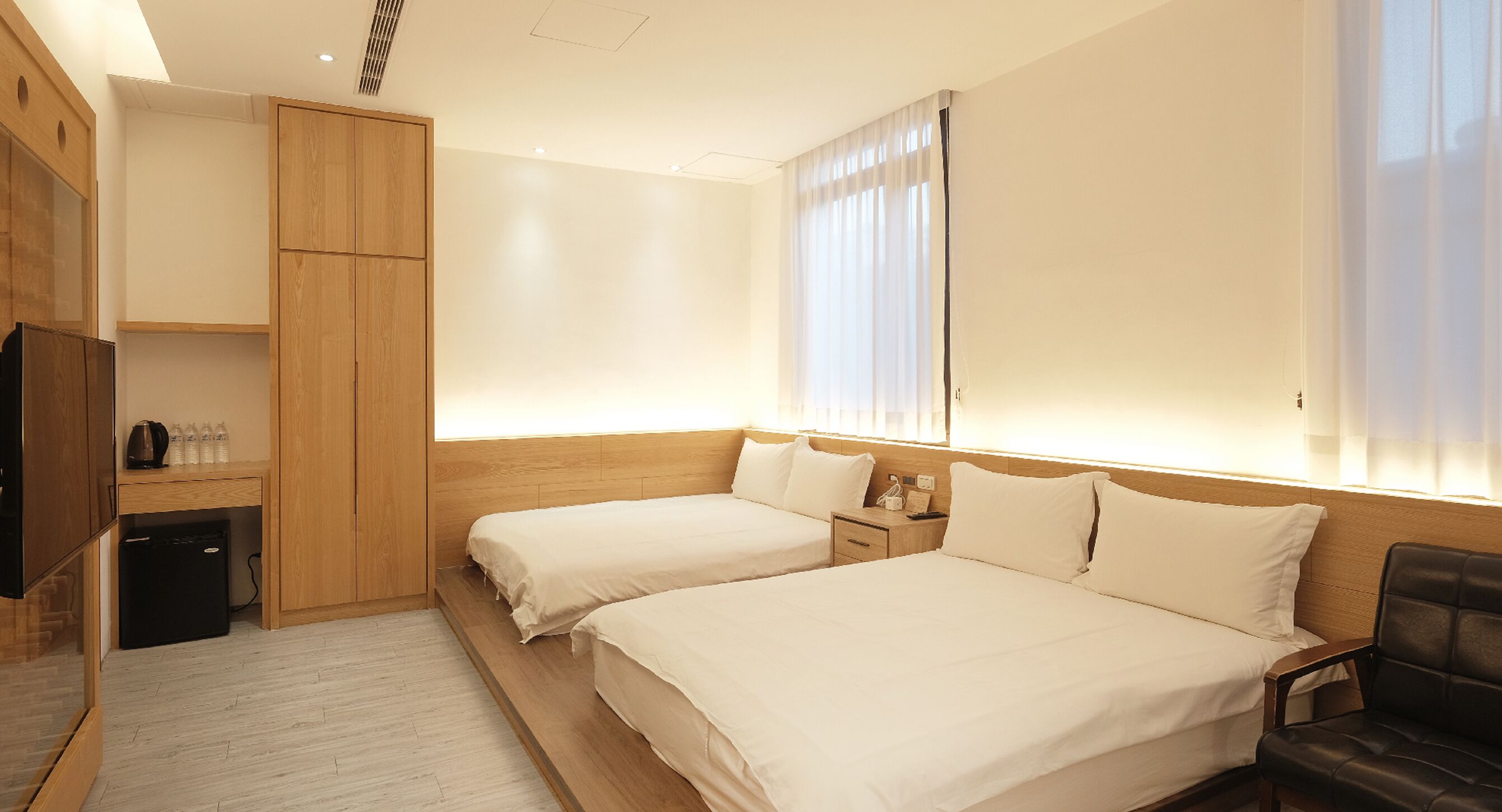 Quadruple Room | Premium bedding, pillowtop beds, blackout drapes, soundproofing