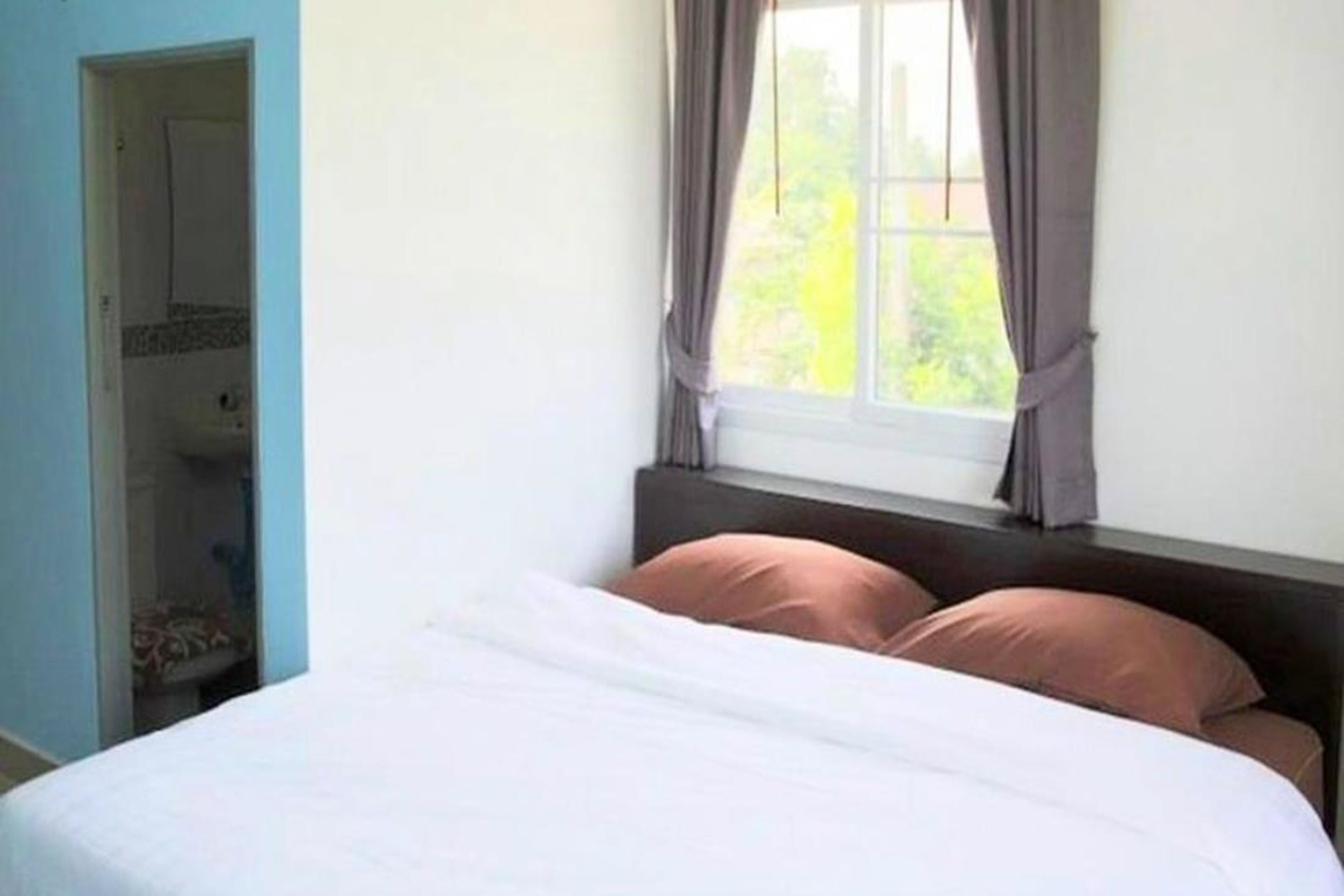 standard double room | desk, free wifi, bed sheets