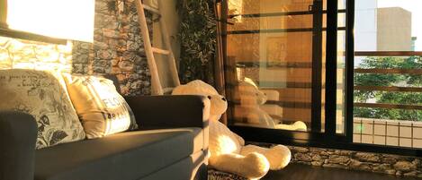 Ropa de cama de alta calidad y muebles diferentes