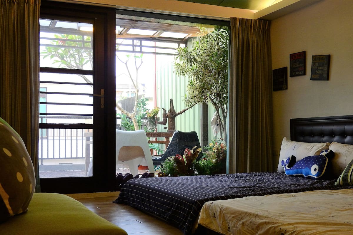 Gallery Quadruple Room, 1 Bedroom | Premium bedding, desk, soundproofing, rollaway beds (surcharge)
