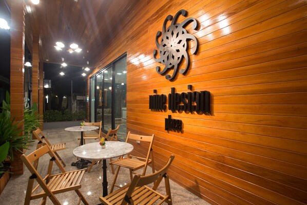 Dining - Nine Design Place (Bangkok)