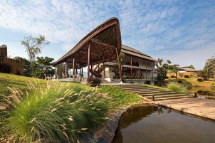 Fachada de la propiedad