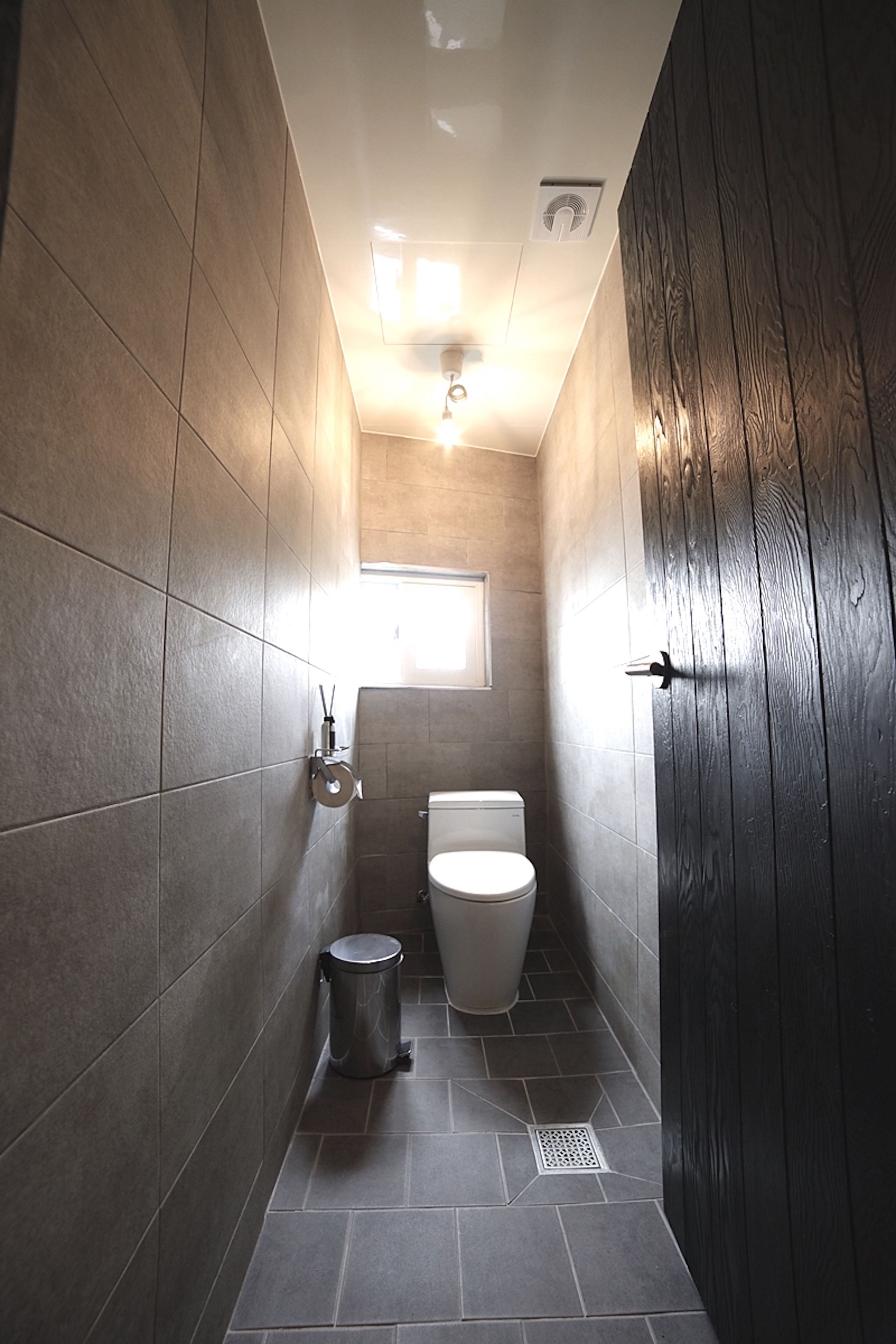 Shower, free toiletries, hair dryer, slippers