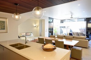 Luxury House, 4 Bedrooms, Private Pool | Private kitchen | Full-size fridge, microwave, oven, stovetop - Koko's Beach House 3 (Byron Bay)