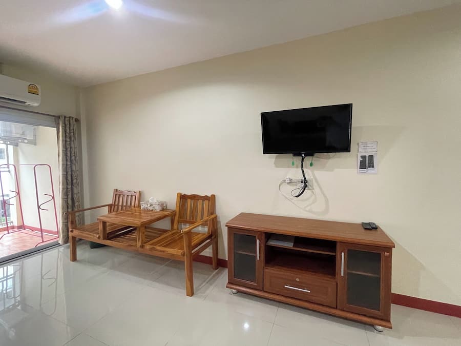 Deluxe Triple Room | Desk, iron/ironing board, free cribs/infant beds, free WiFi