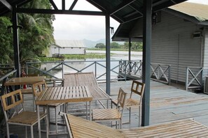 Café da manhã, almoço e jantar; culinária tailandesa 