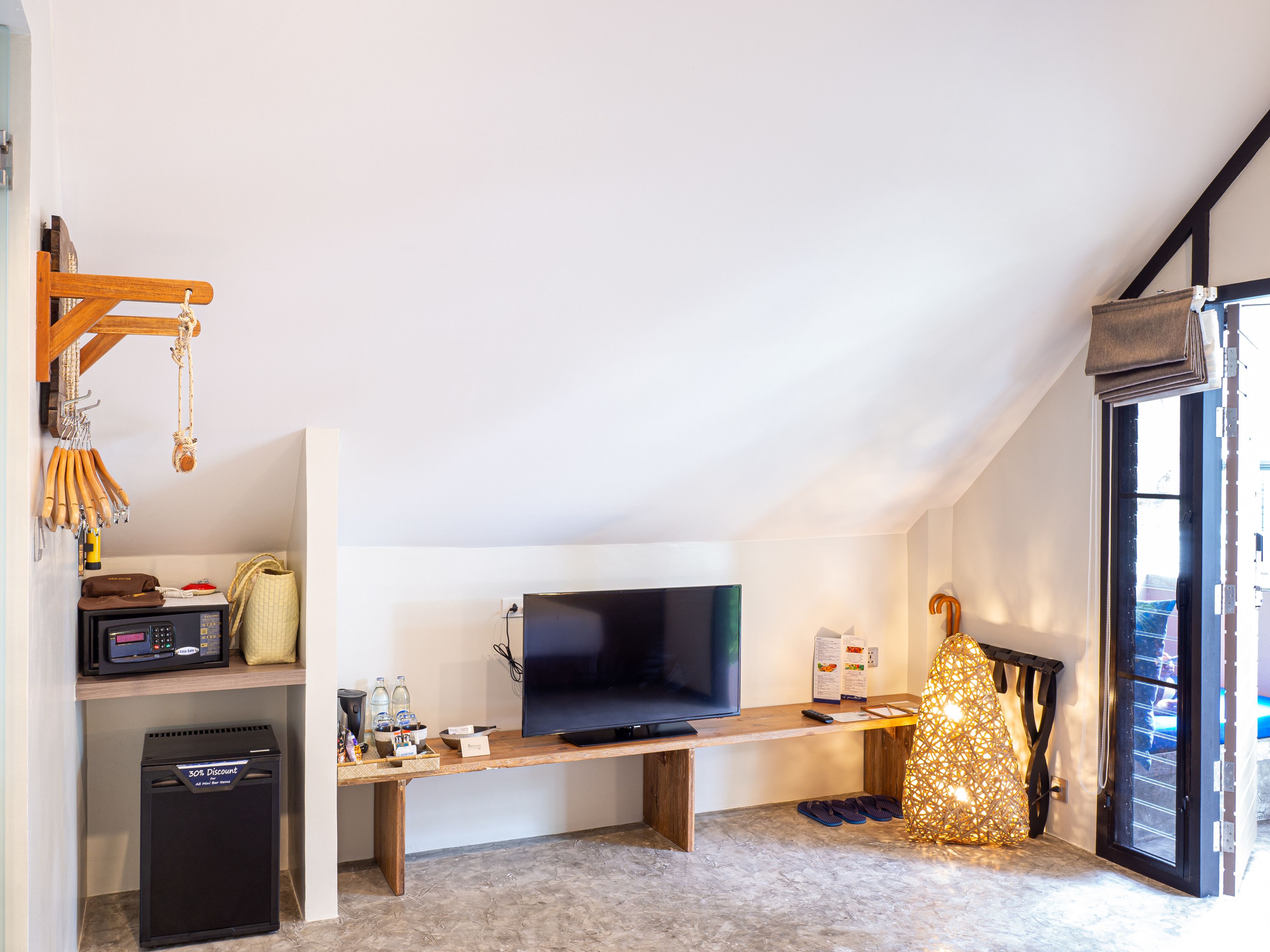 standard room | room amenity