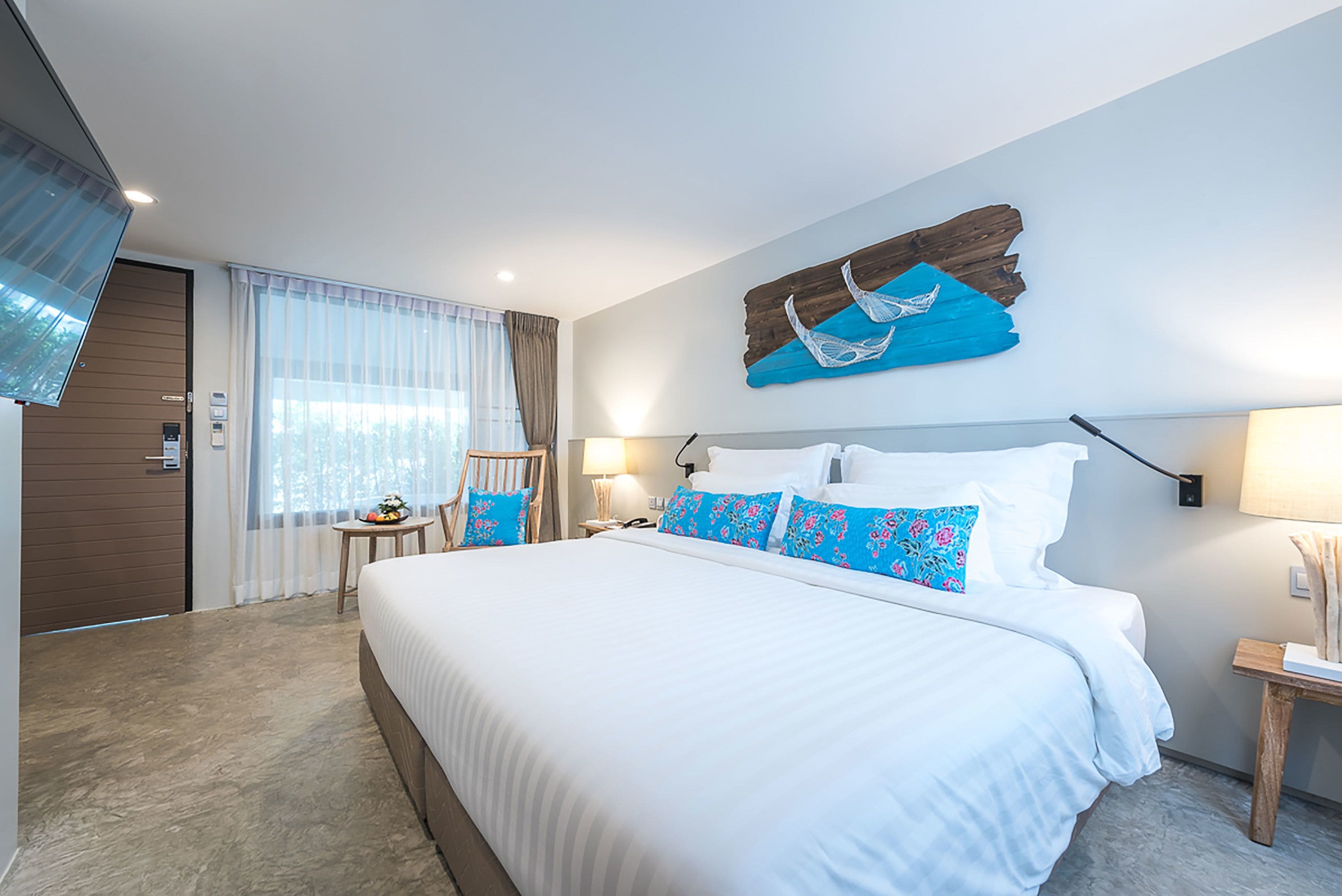 grand deluxe room | 1 bedroom, premium bedding, minibar, in-room safe