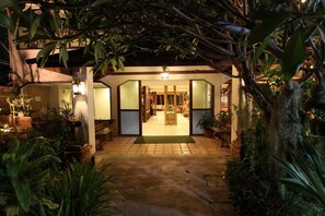 Mặt tiền nơi lưu trú