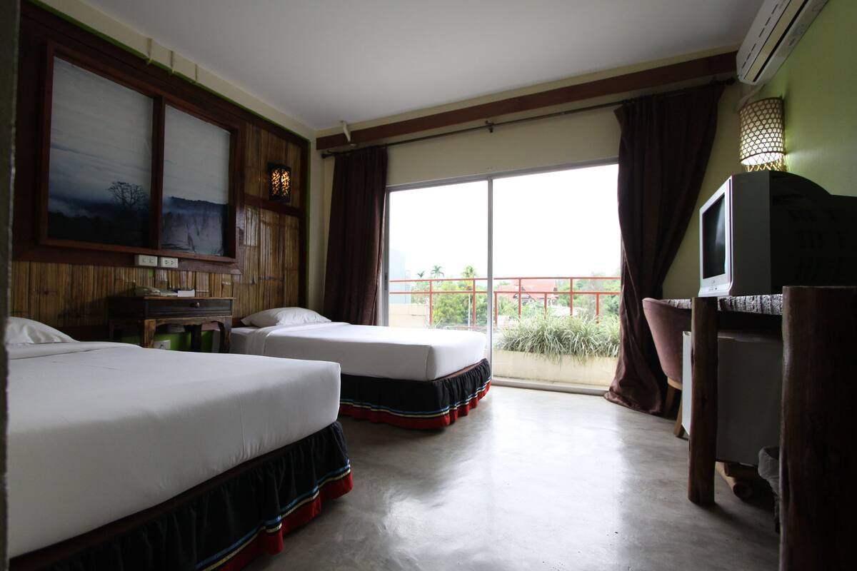 Standard Twin Bed | 책상, 암막 커튼, WiFi