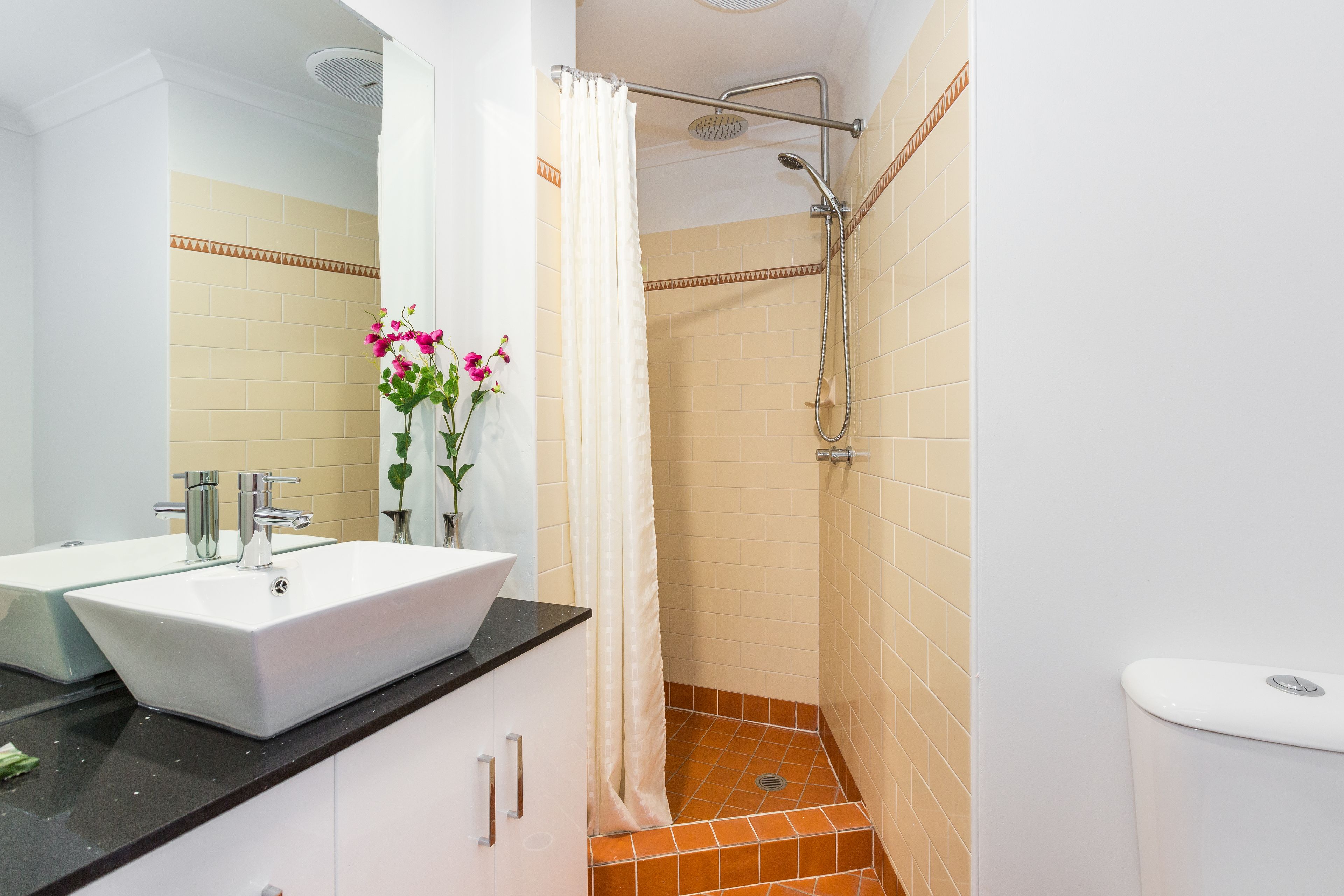 Premier Suite, 1 King Bed, Balcony | Bathroom shower