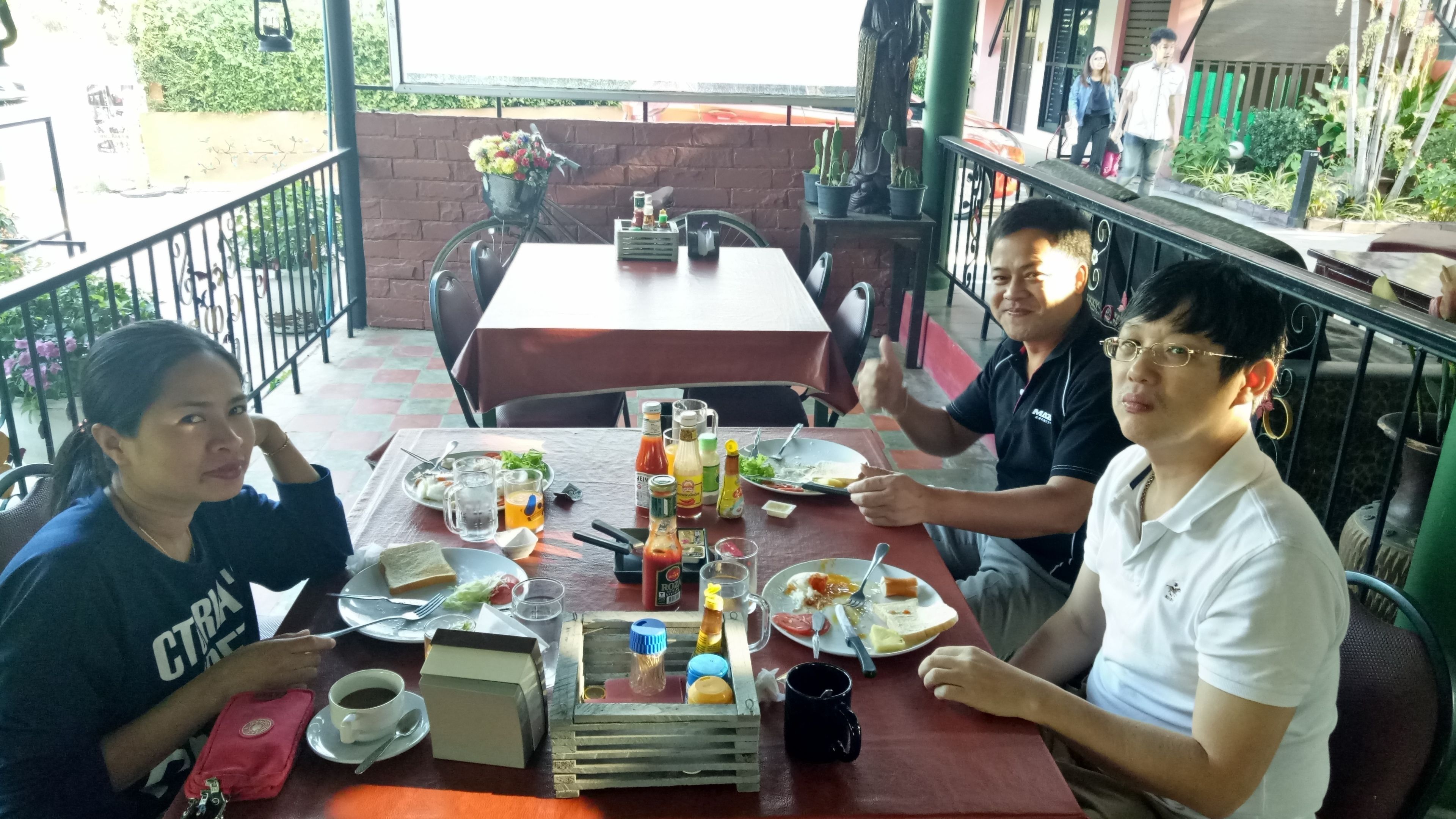 breakfast, lunch, dinner served; thai cuisine