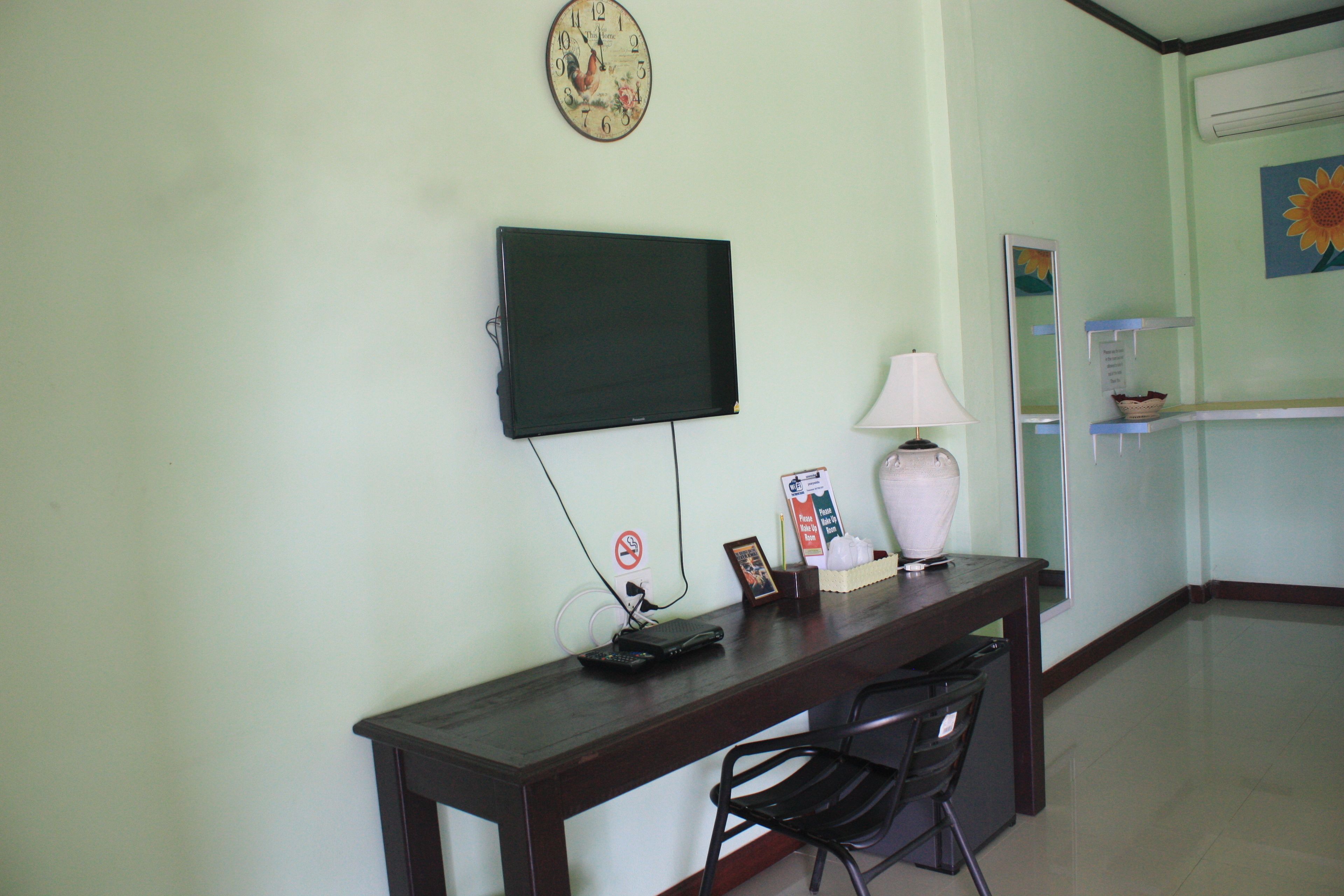 standard twin mountain view room | room amenity