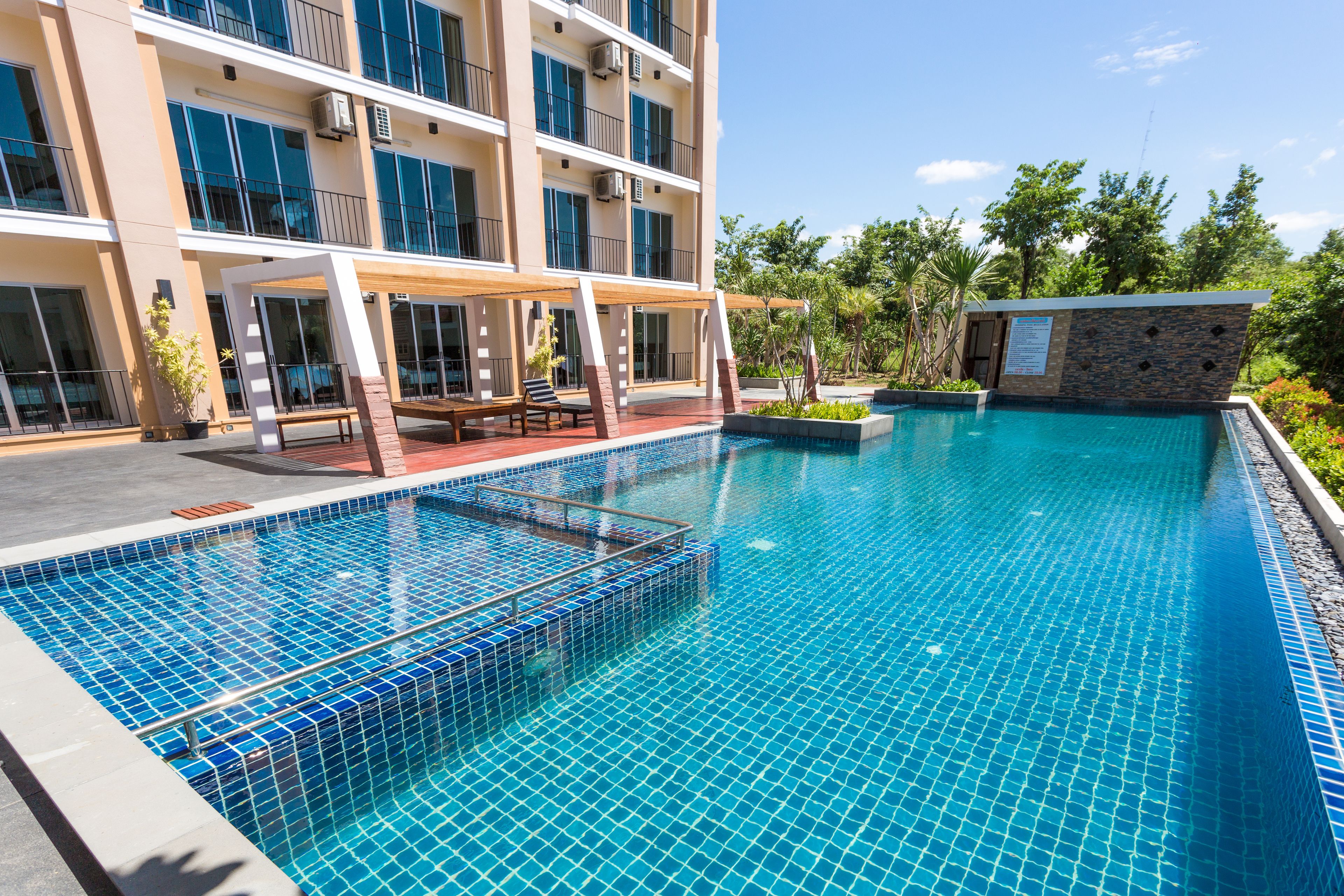 outdoor pool, pool loungers