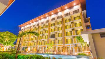 Front of property - evening/night