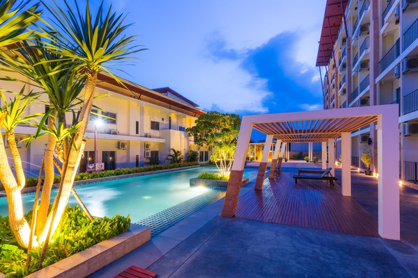 Outdoor pool, sun loungers