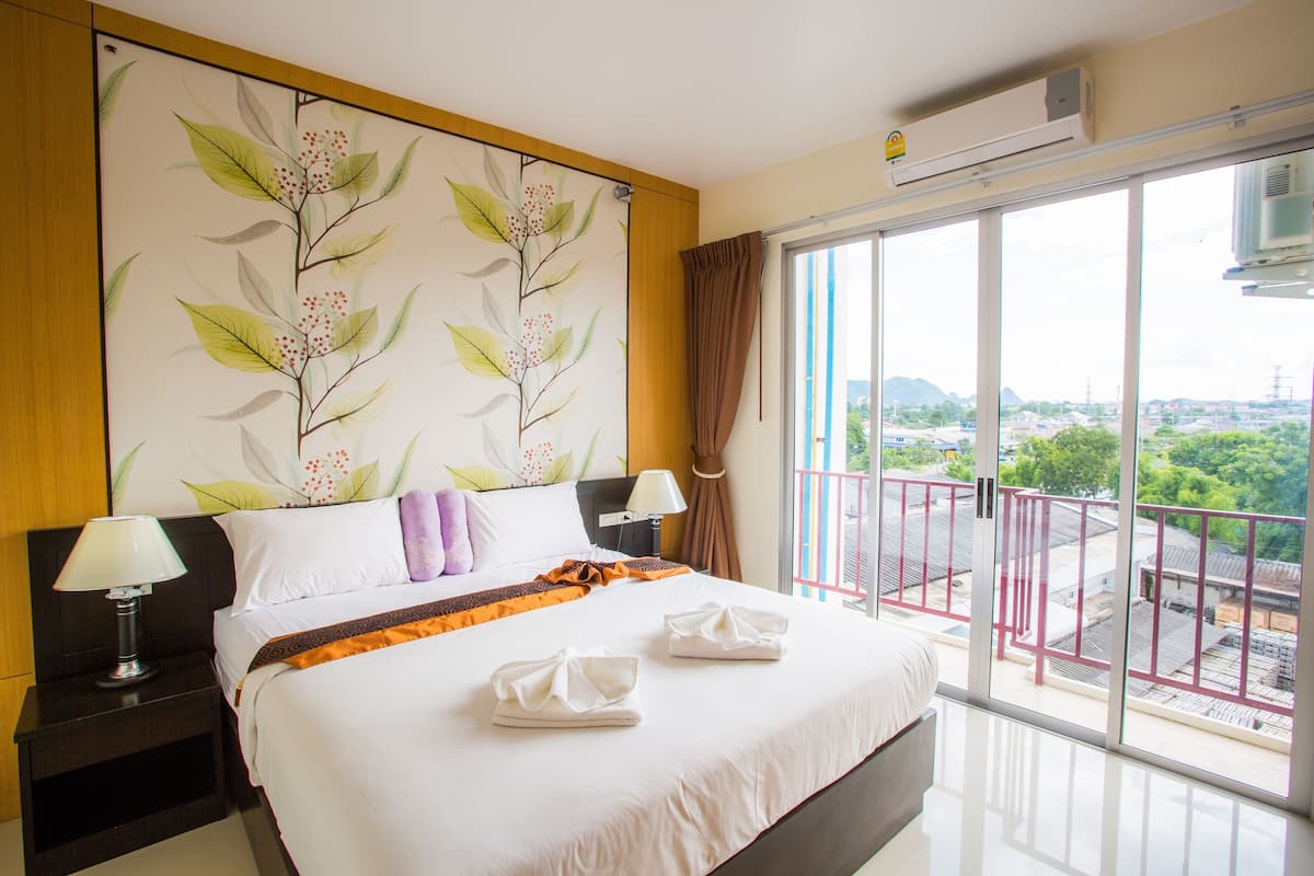 junior suite | desk, blackout curtains, rollaway beds, free wifi
