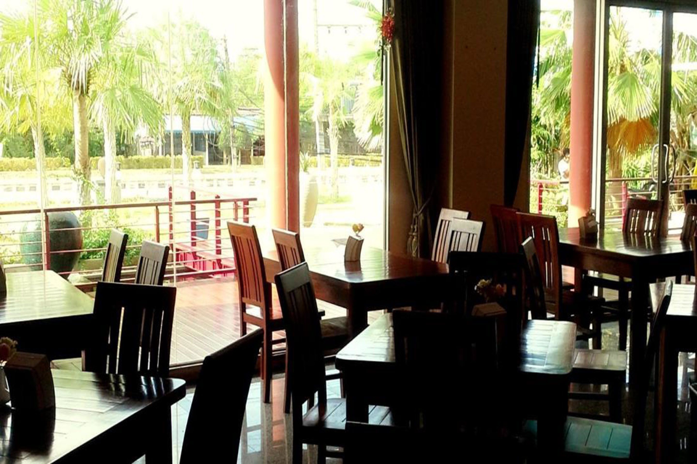 breakfast, lunch, dinner served; thai cuisine